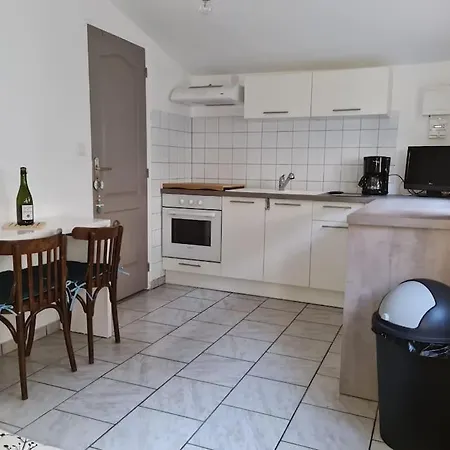25 M De La